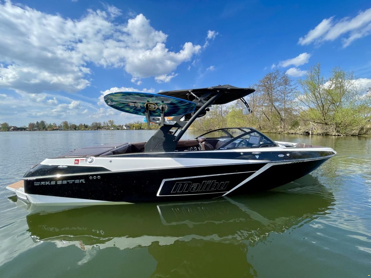 Malibu 23 LSV Wakesetter