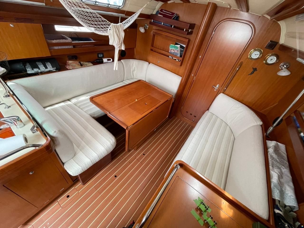 Dufour 40 Performance