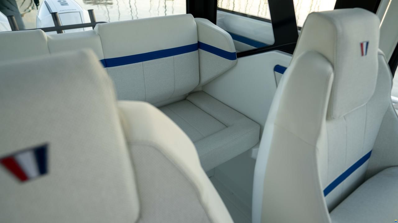 Wellcraft 28 Explorer