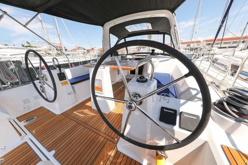 Beneteau Oceanis 35.1