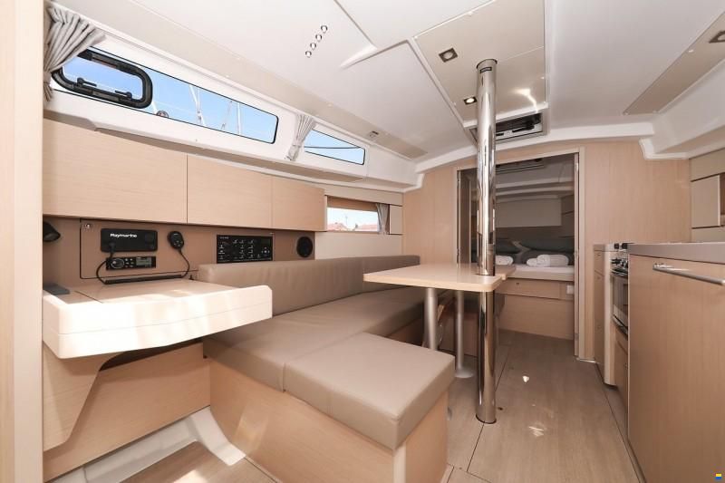Beneteau Oceanis 35.1
