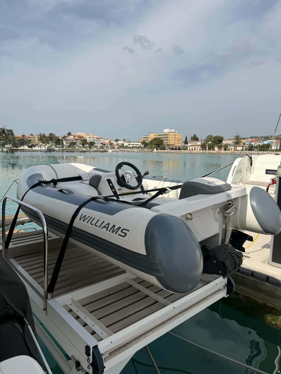 Lagoon 51