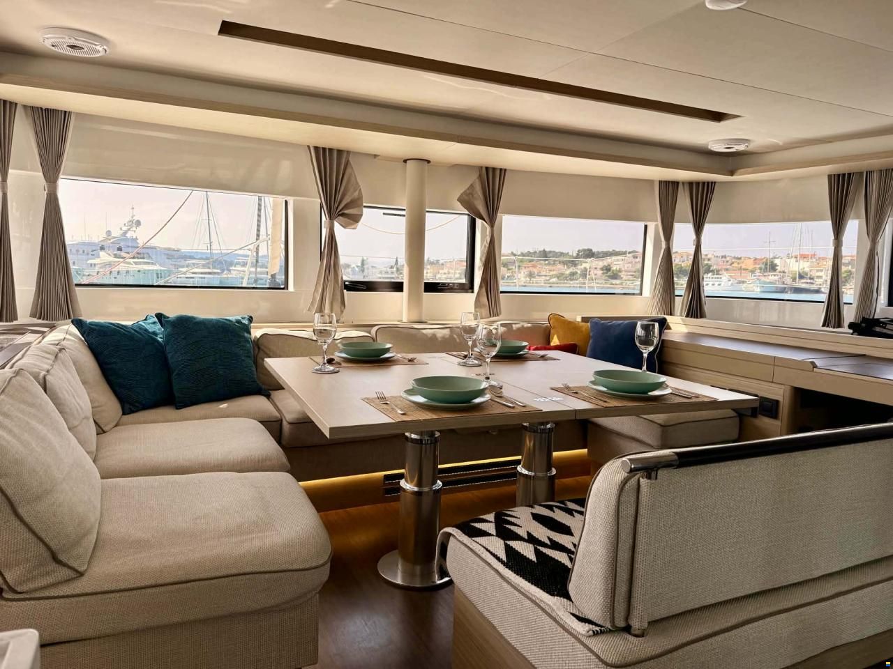 Lagoon 51