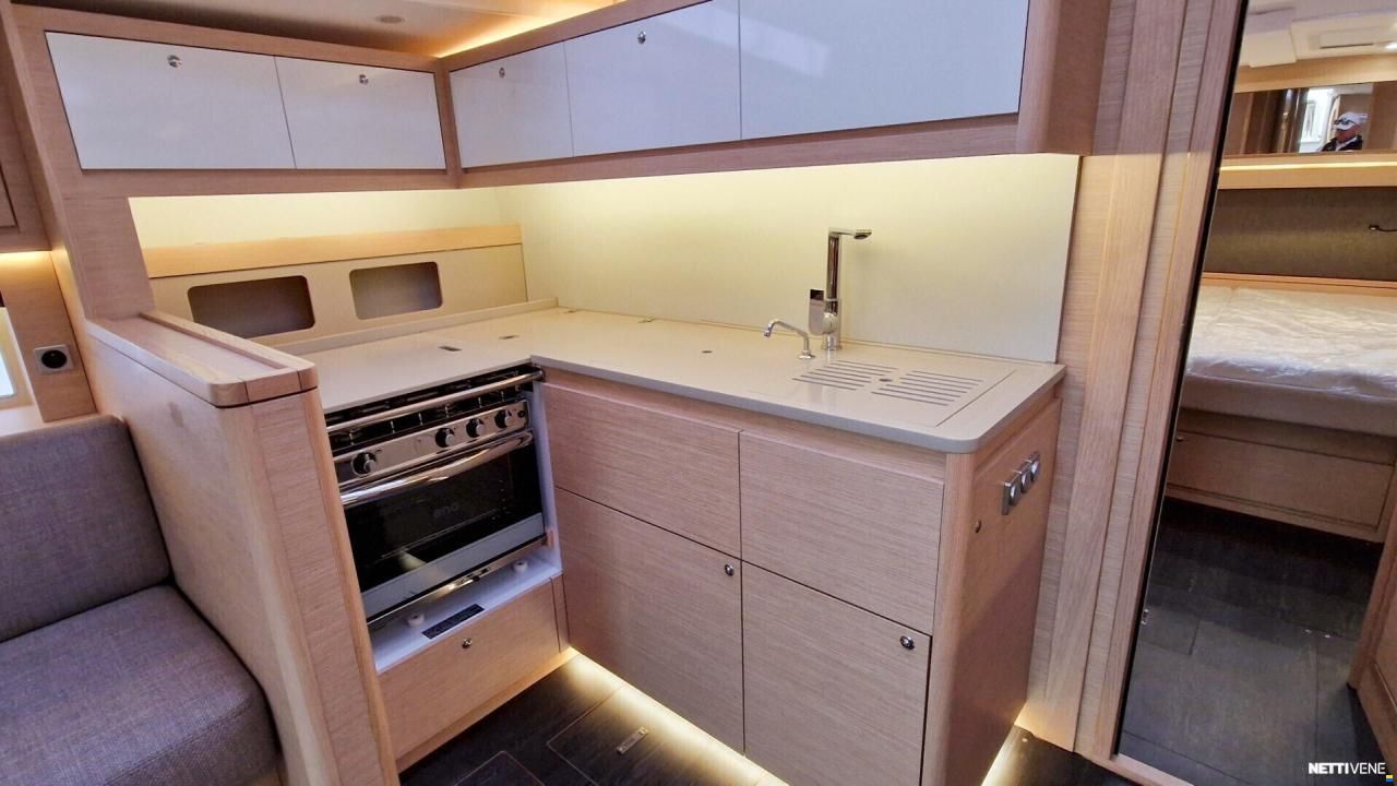 Dufour 470