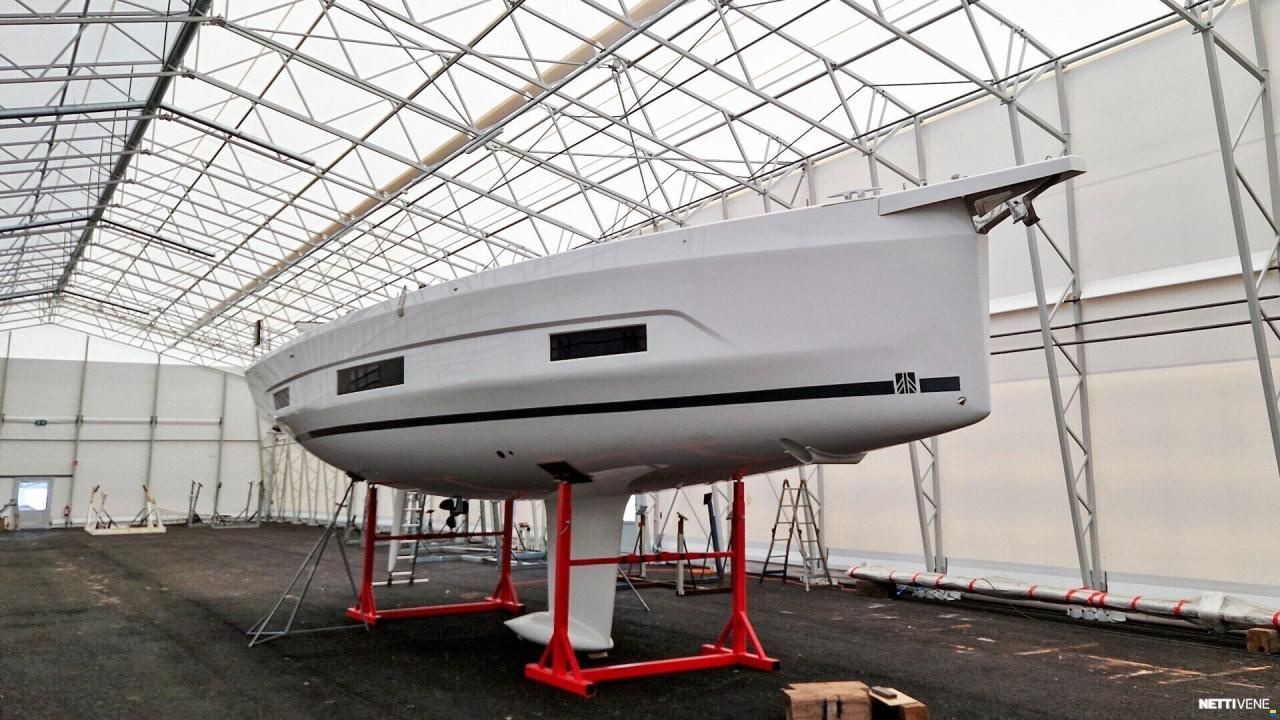 Dufour 470