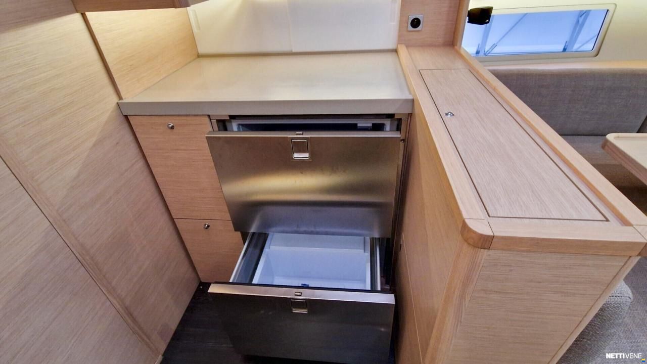 Dufour 470