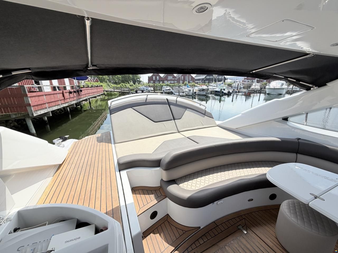 Pershing 52