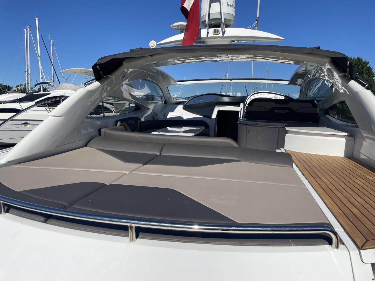 Pershing 52