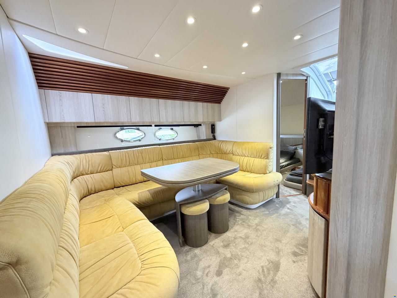 Pershing 52