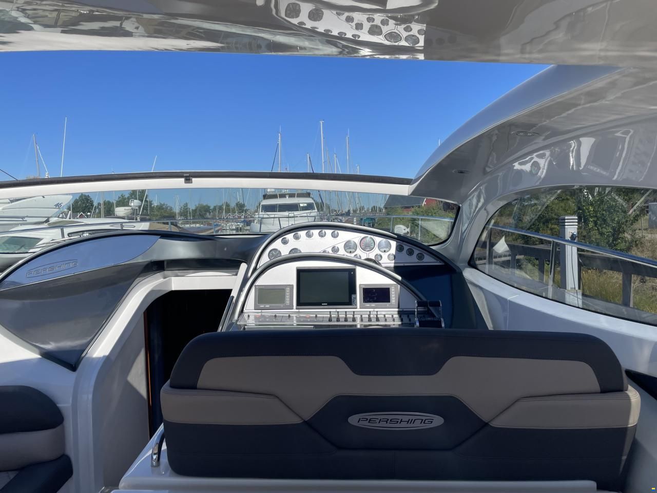 Pershing 52