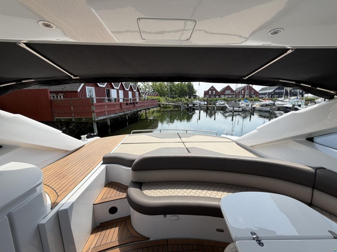 Pershing 52