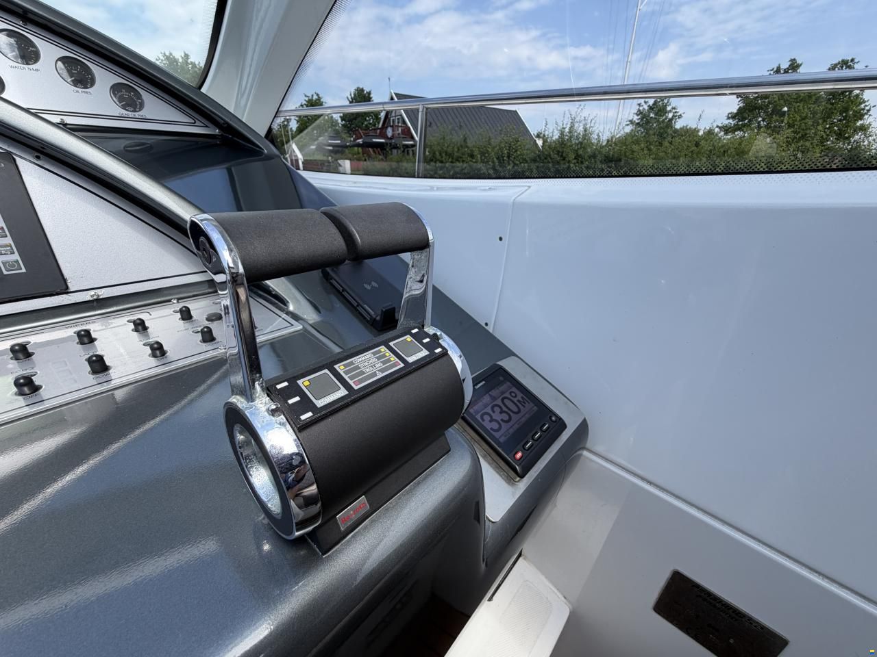 Pershing 52