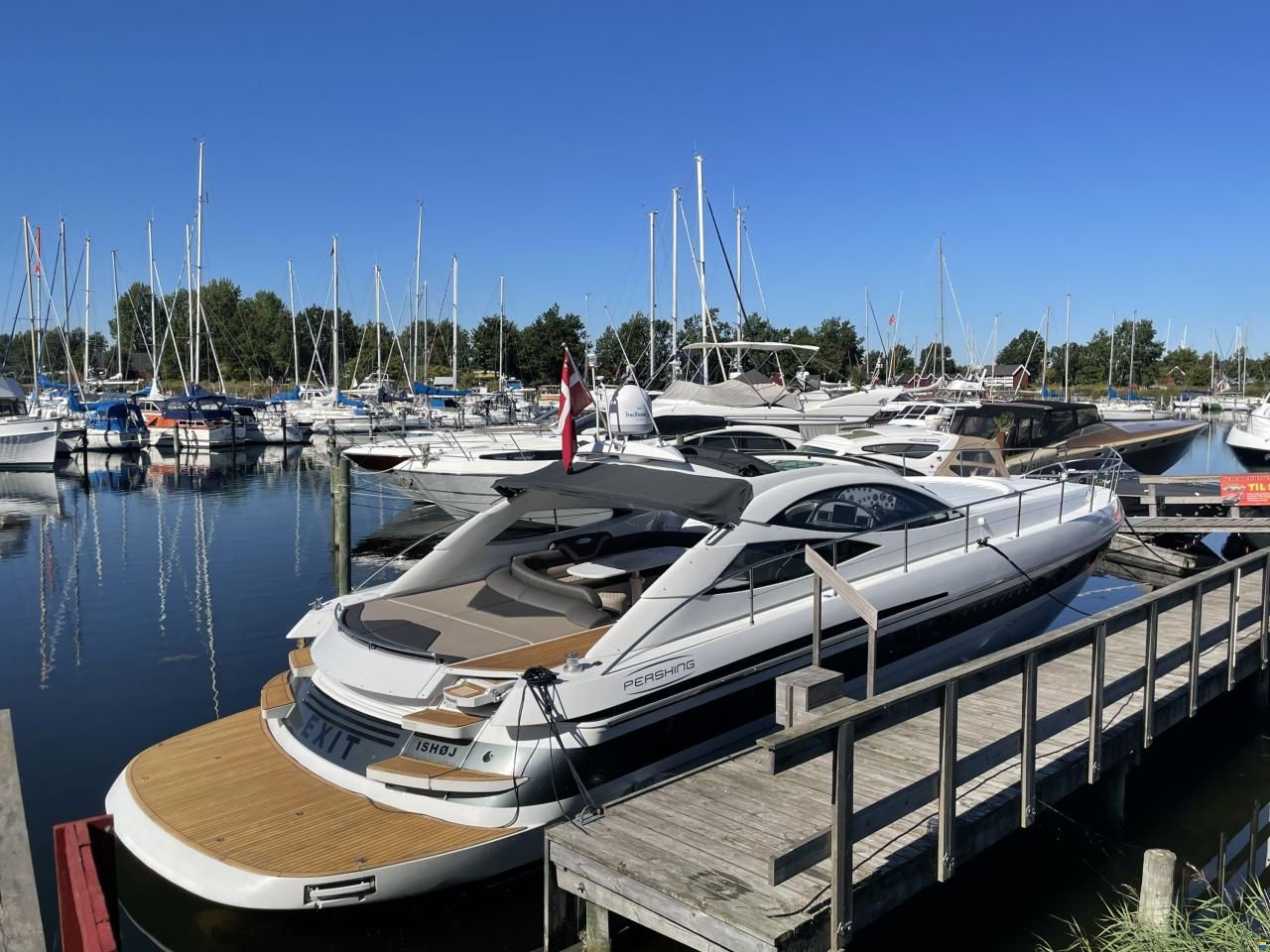 Pershing 52