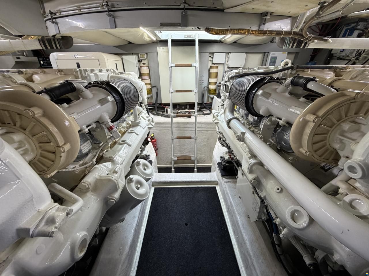Pershing 52