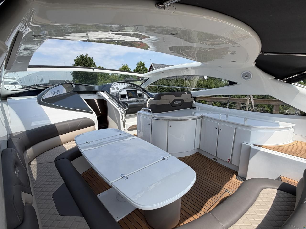 Pershing 52