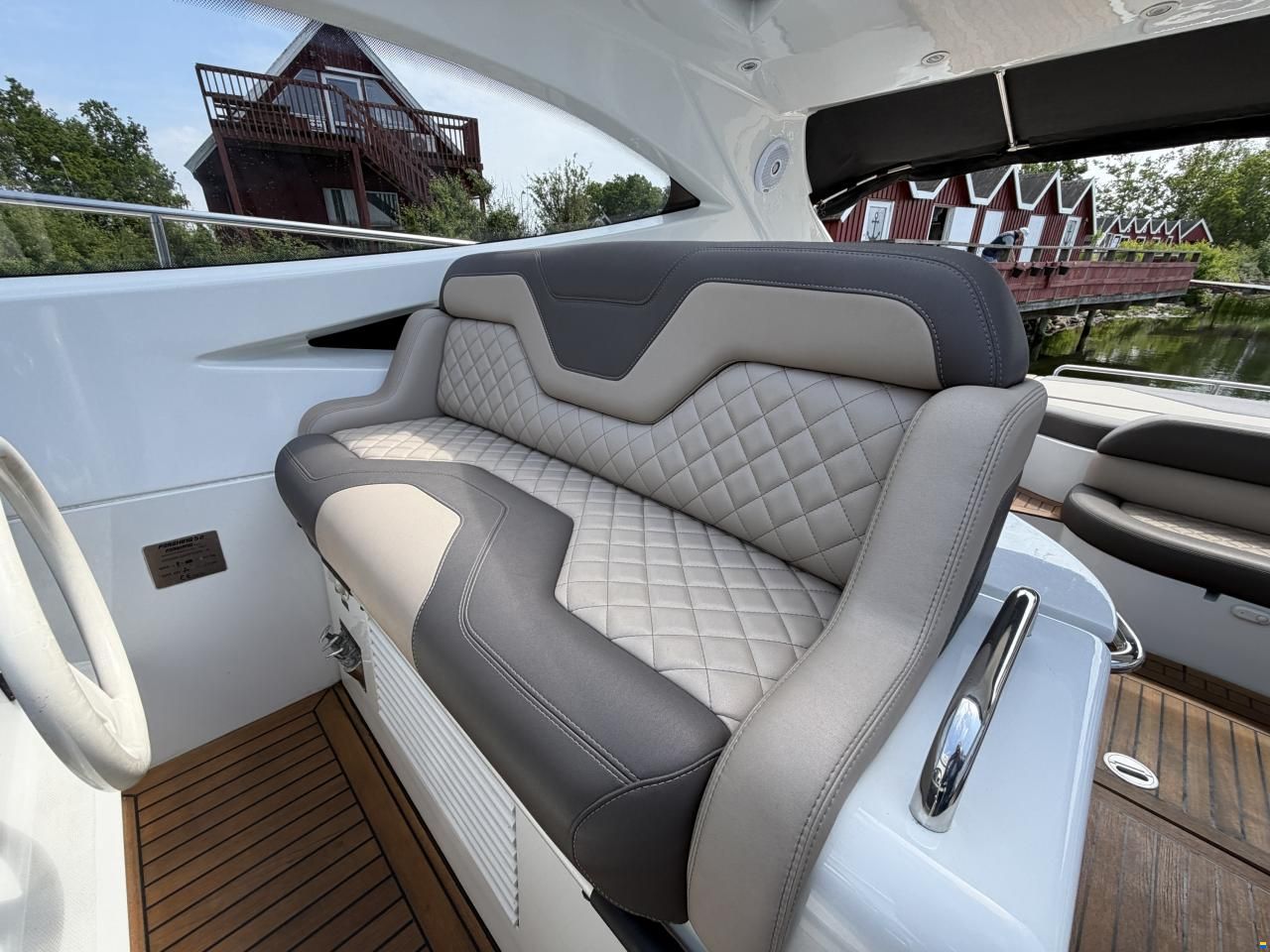 Pershing 52