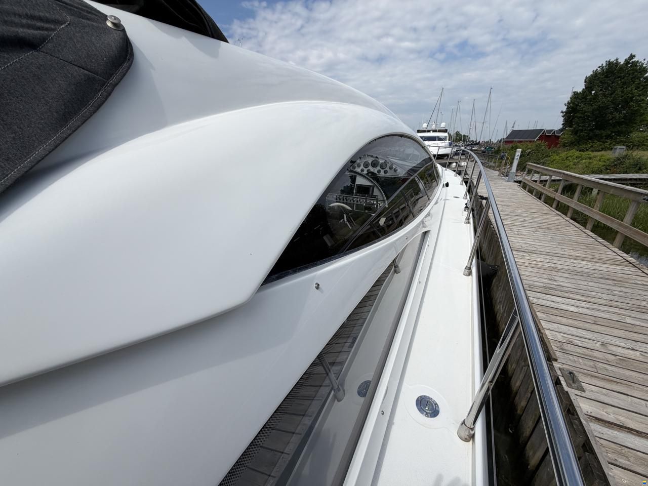 Pershing 52