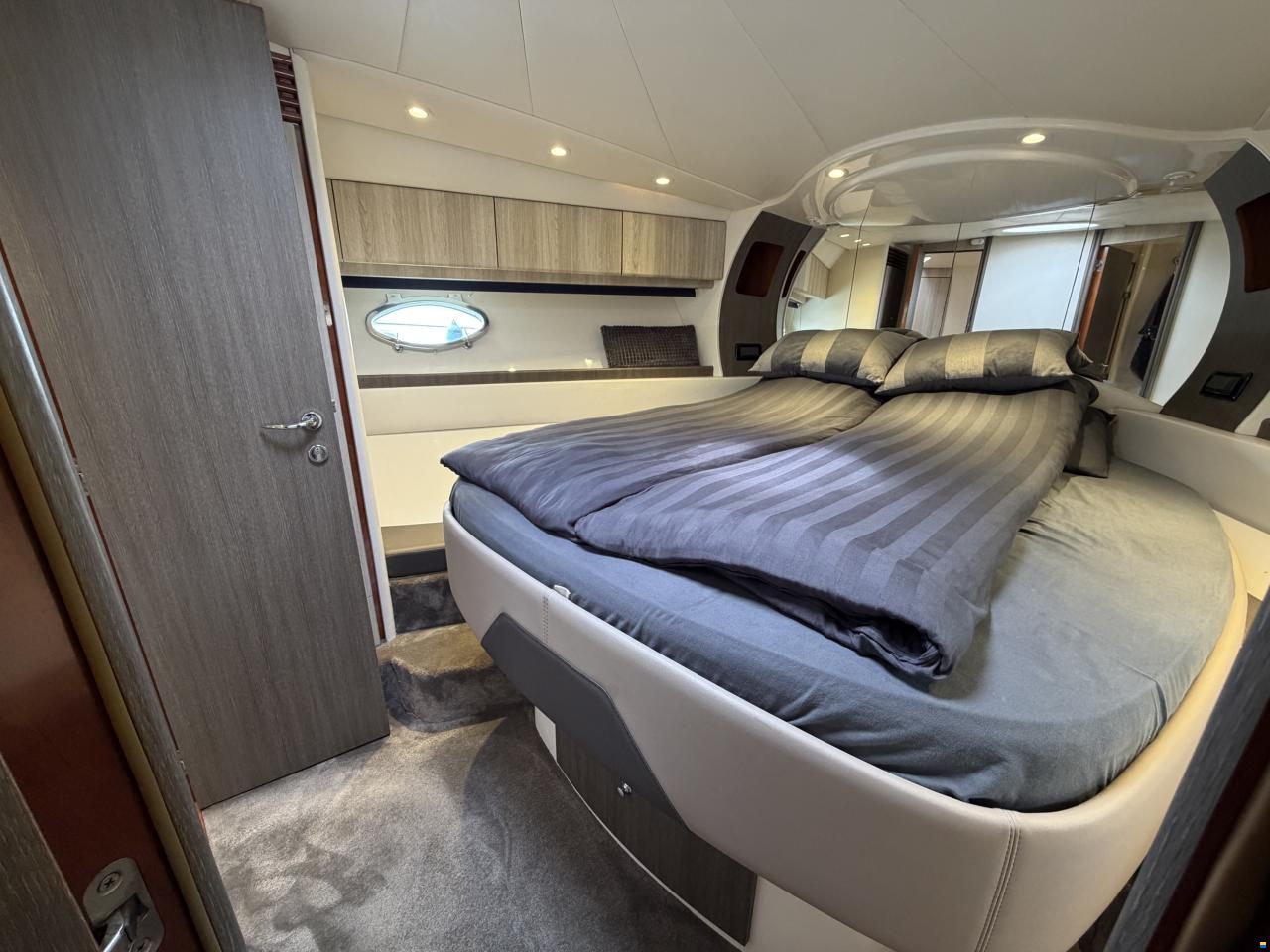 Pershing 52