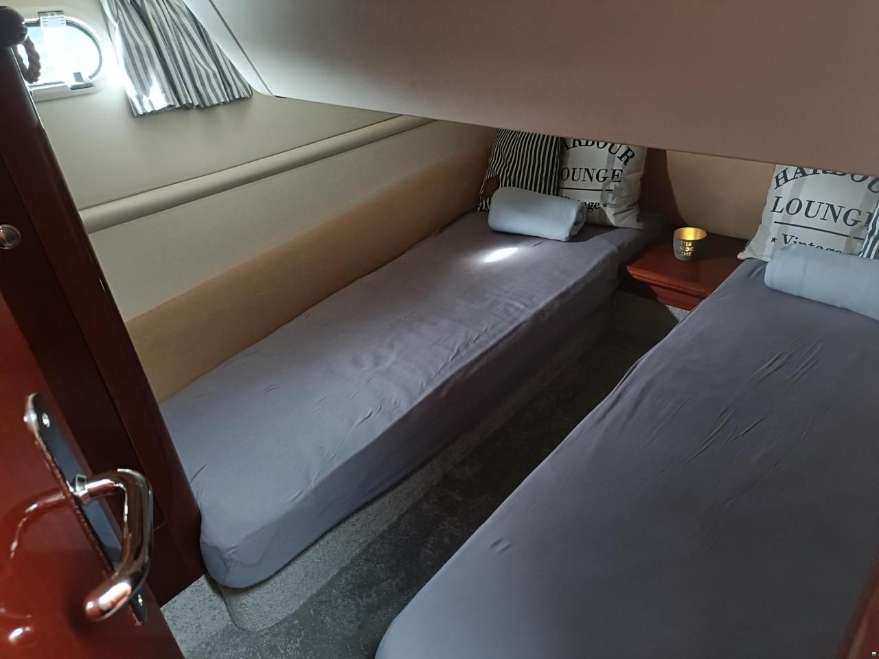 Jeanneau Prestige 36 Fly mit Welle/Bug- u. Heckst