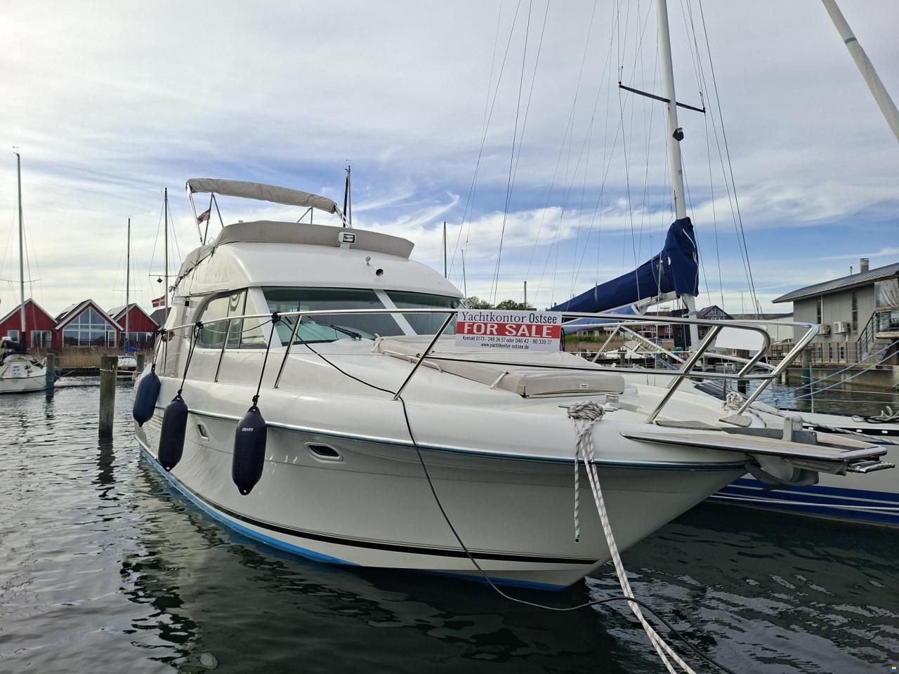 Jeanneau Prestige 36 Fly mit Welle/Bug- u. Heckst