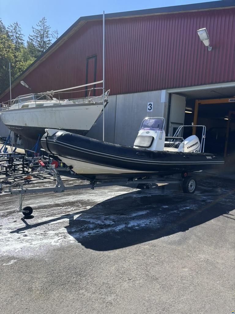 Brig Falcon 570