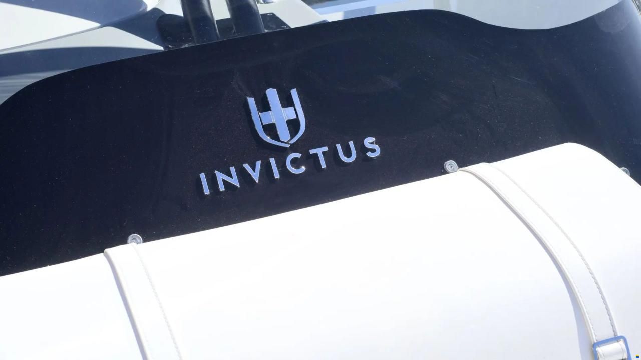 Invictus 320 GT