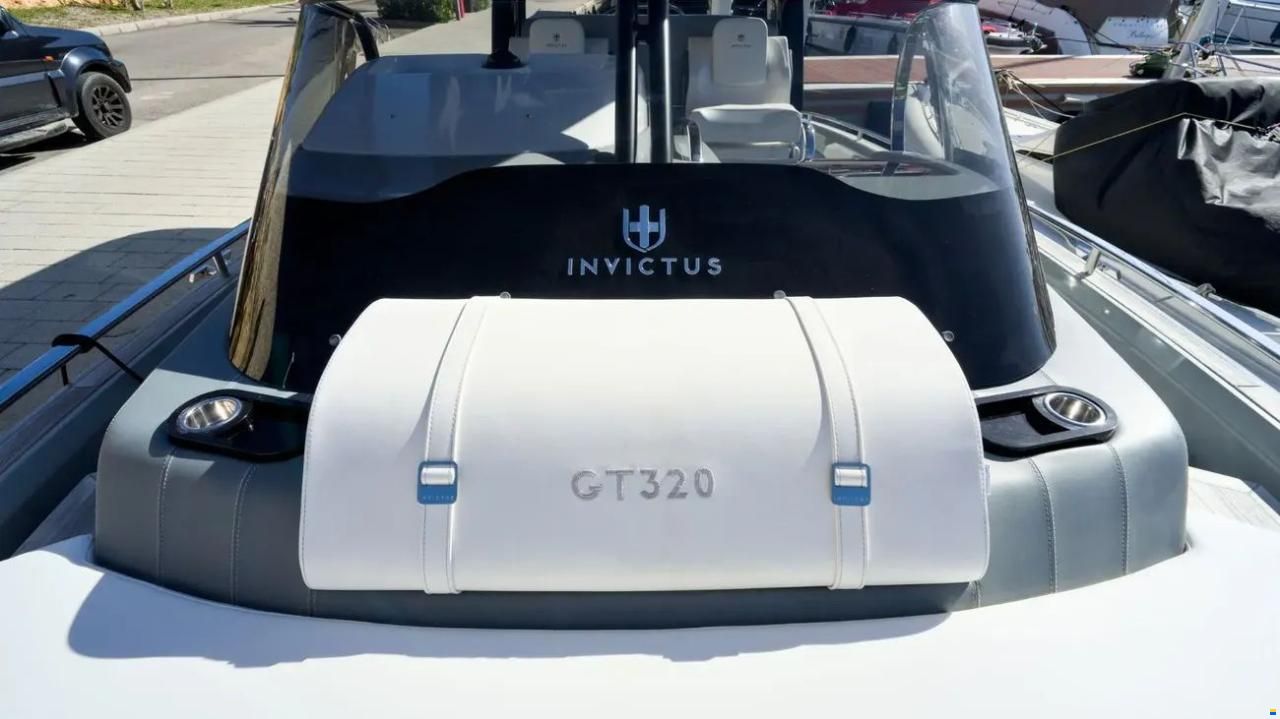 Invictus 320 GT