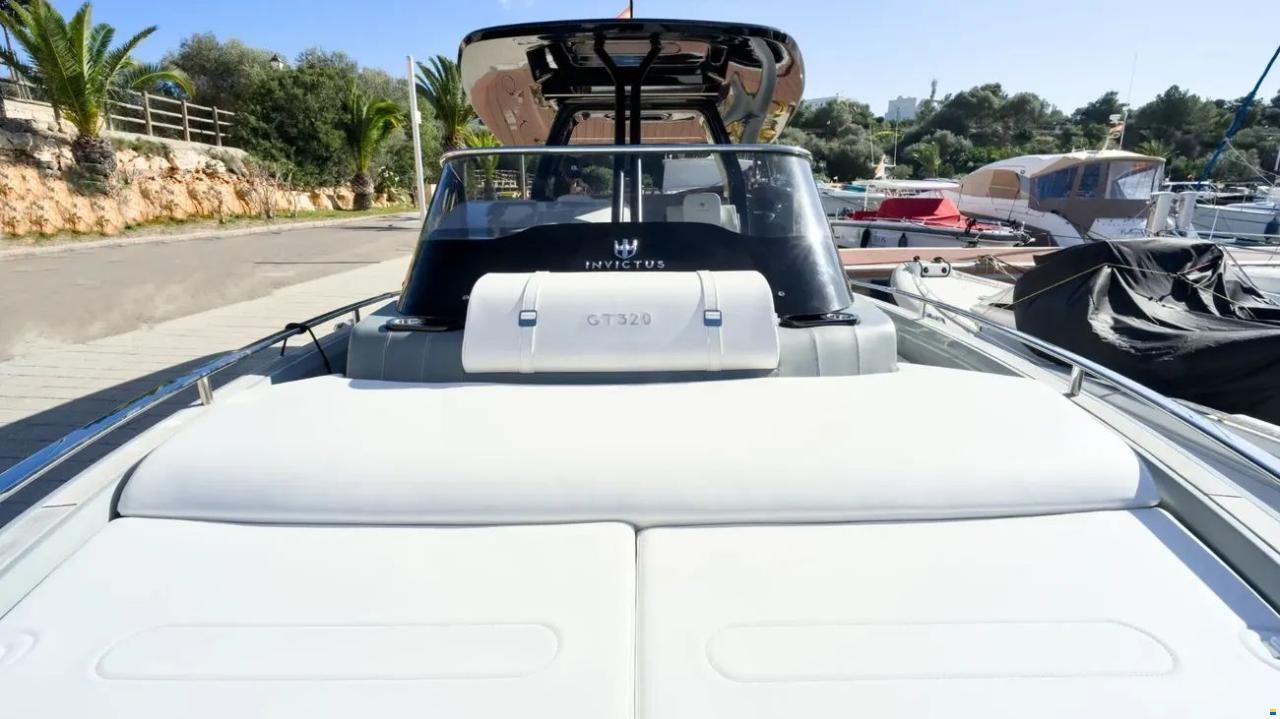 Invictus 320 GT