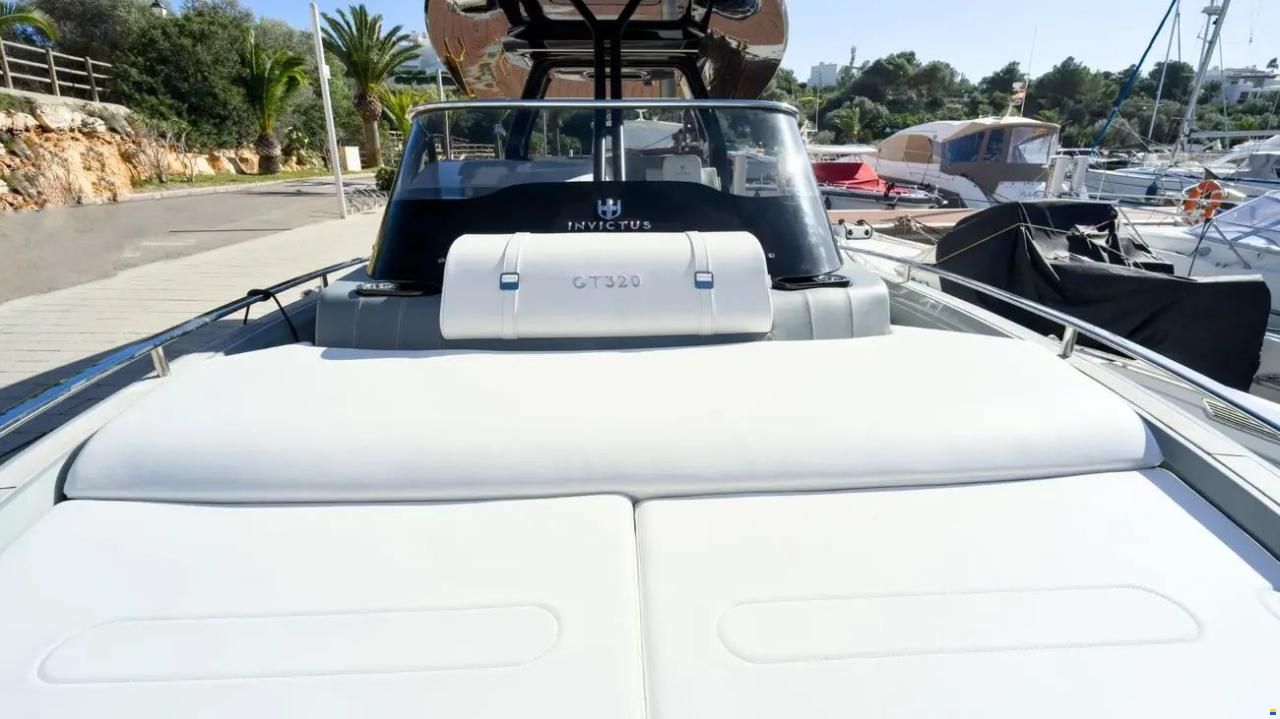 Invictus 320 GT