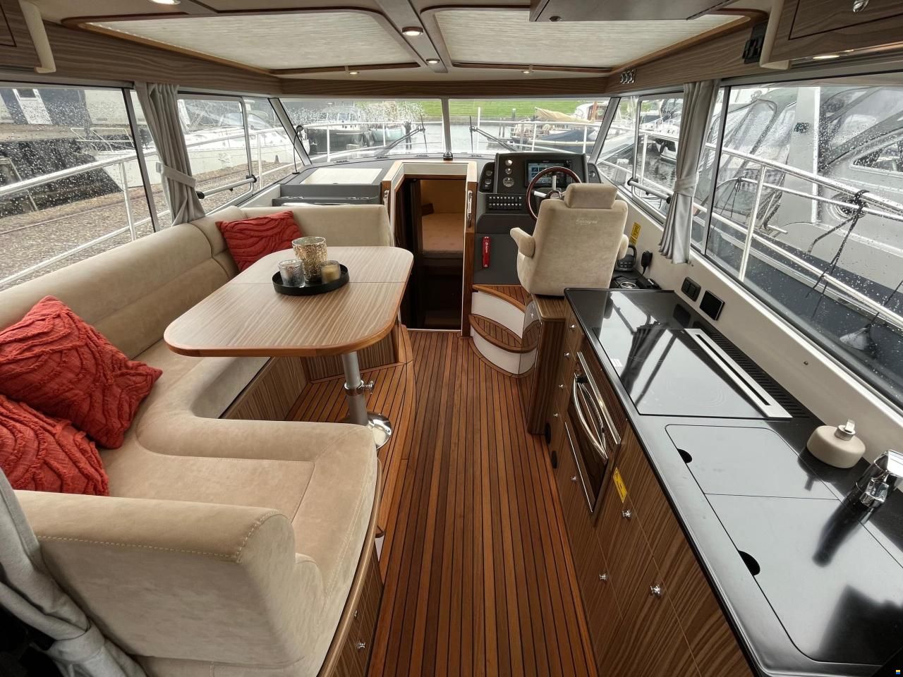 Saga 385