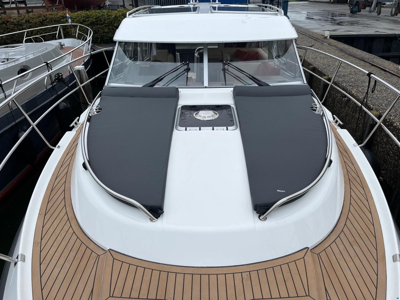 Saga 385