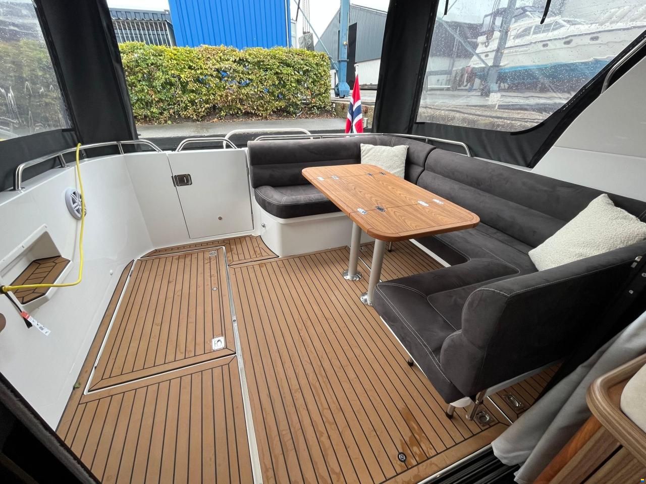 Saga 385