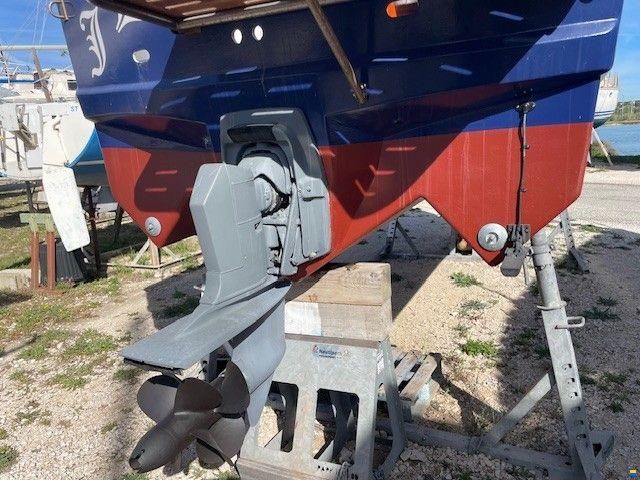 CN Plasti Bateaux Vega 720
