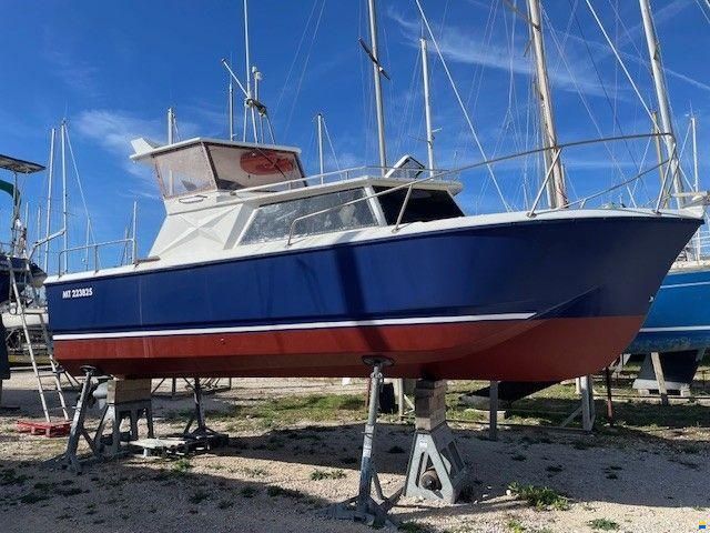 CN Plasti Bateaux Vega 720