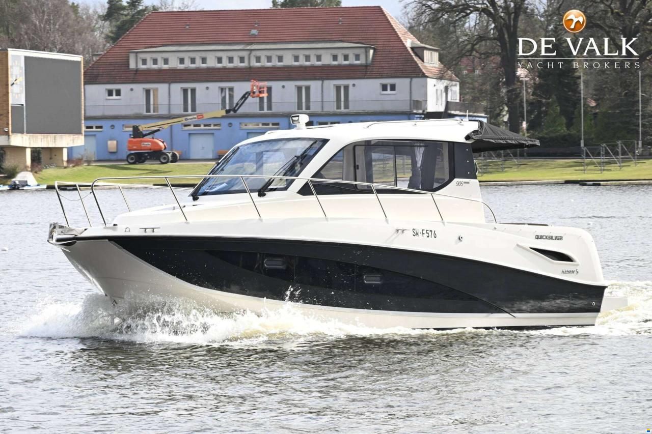 Quicksilver Activ 905 Weekend