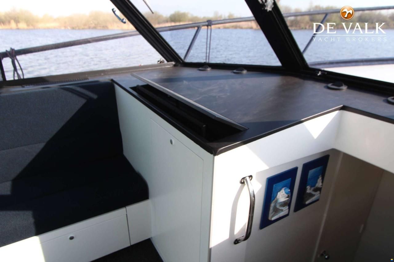 Striker 44