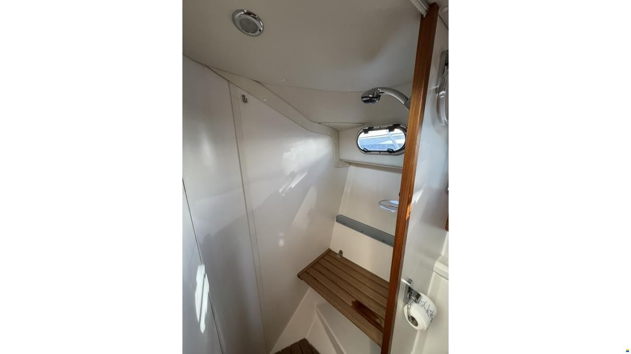 Nimbus 380 COMMANDER