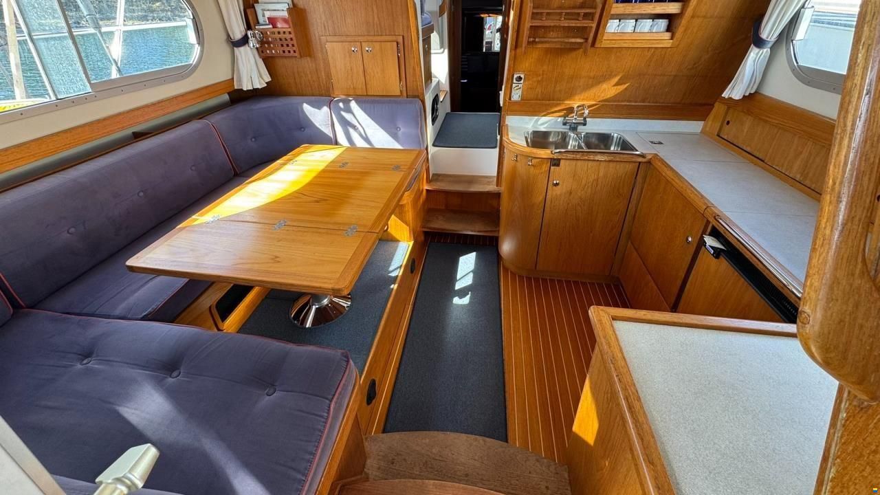 Nimbus 380 COMMANDER