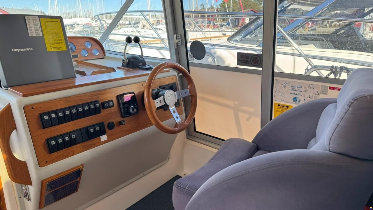 Nimbus 380 COMMANDER