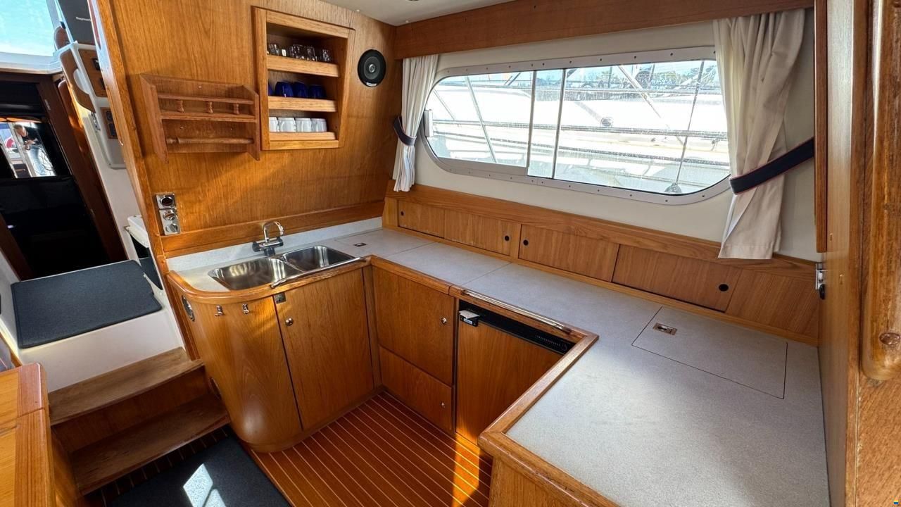 Nimbus 380 COMMANDER