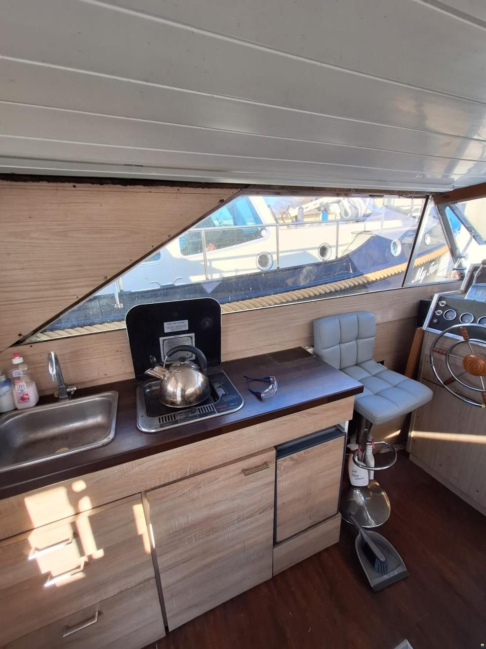 Chris Craft 31 Commander Sport