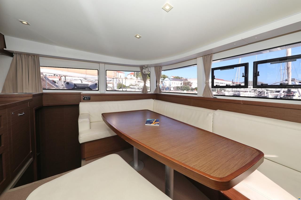 Lagoon 42