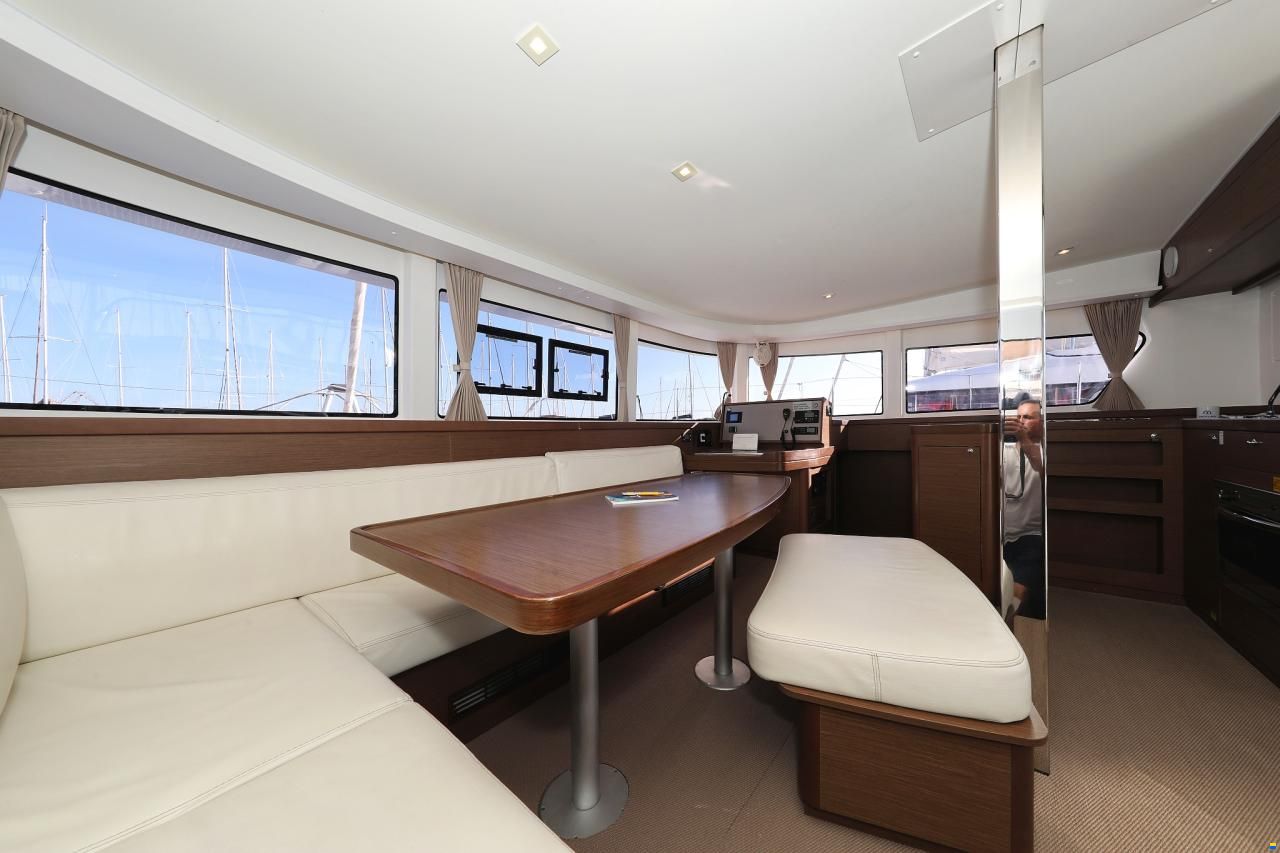 Lagoon 42