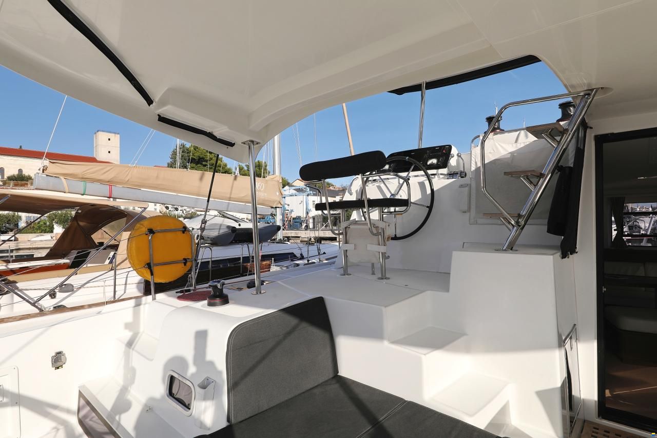 Lagoon 42