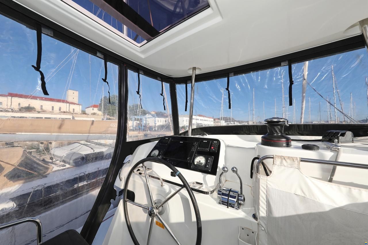 Lagoon 42
