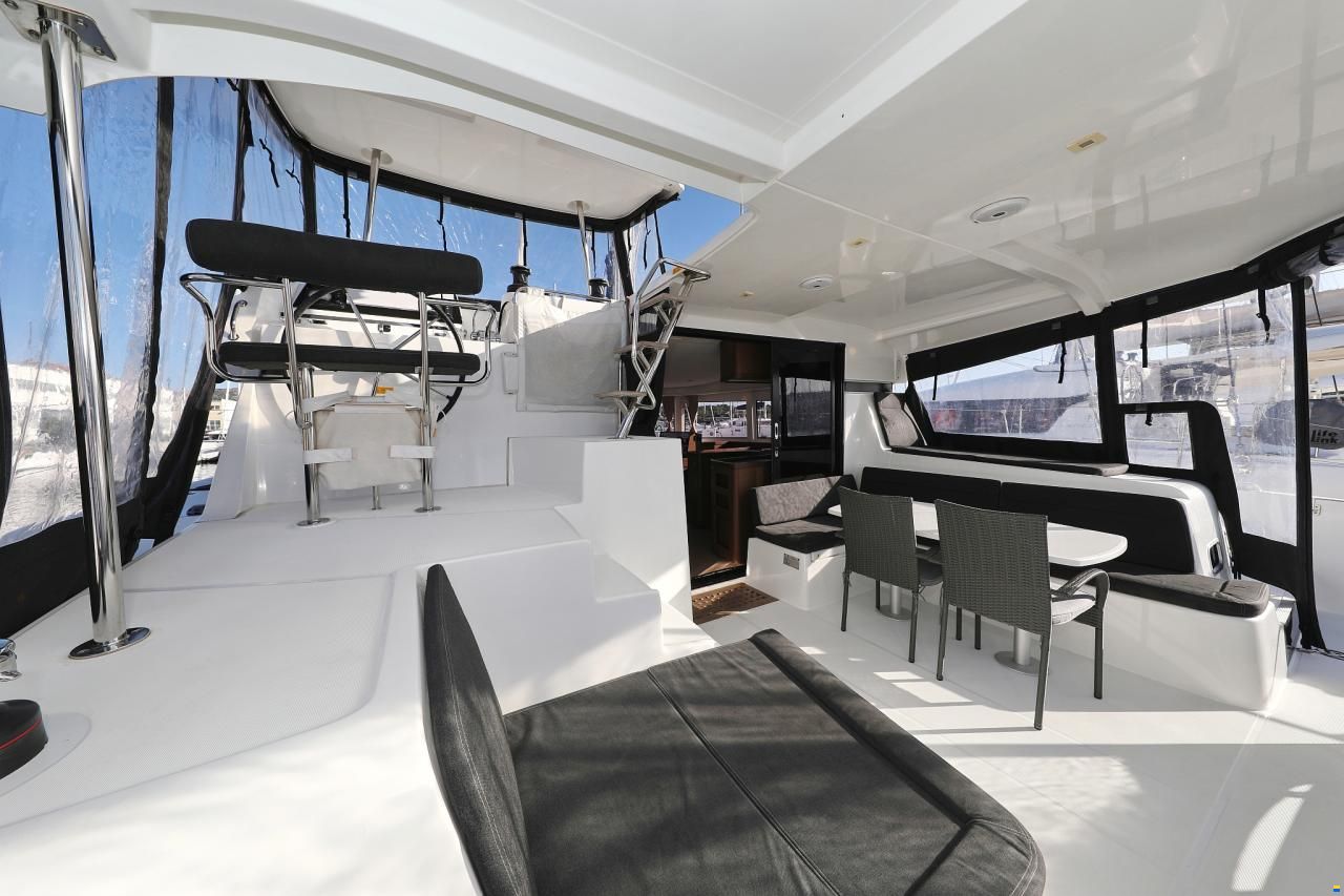Lagoon 42