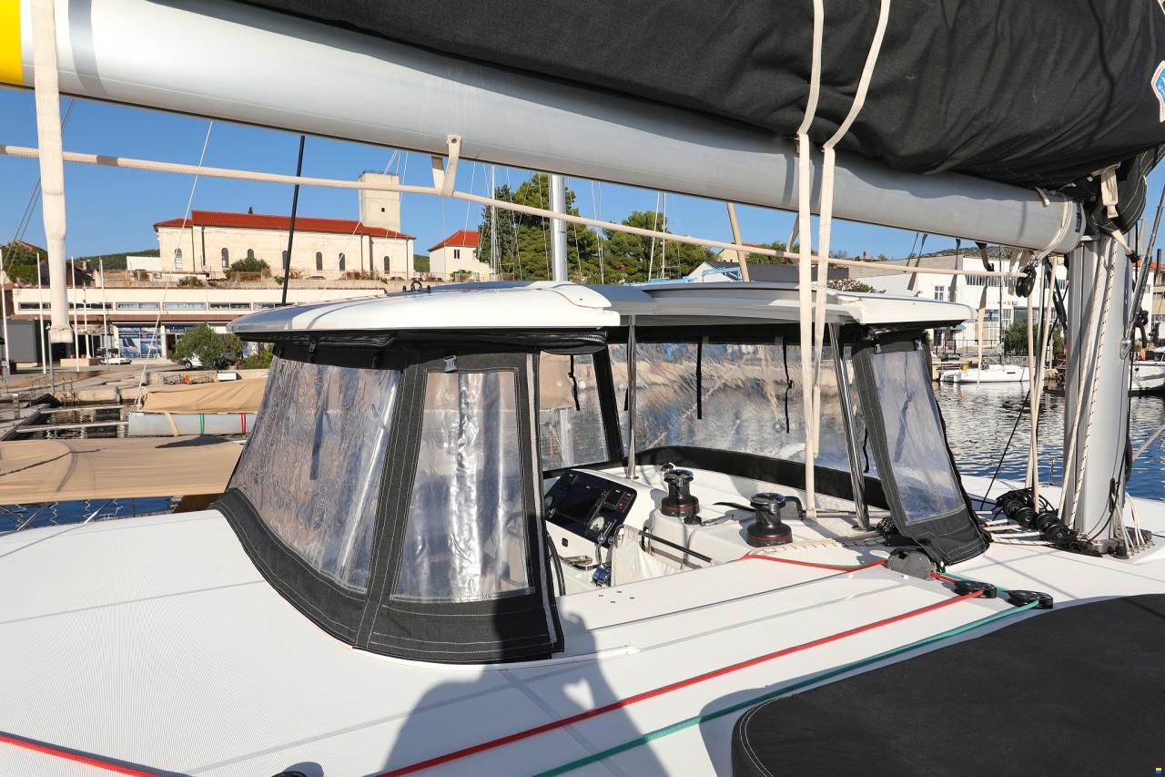 Lagoon 42