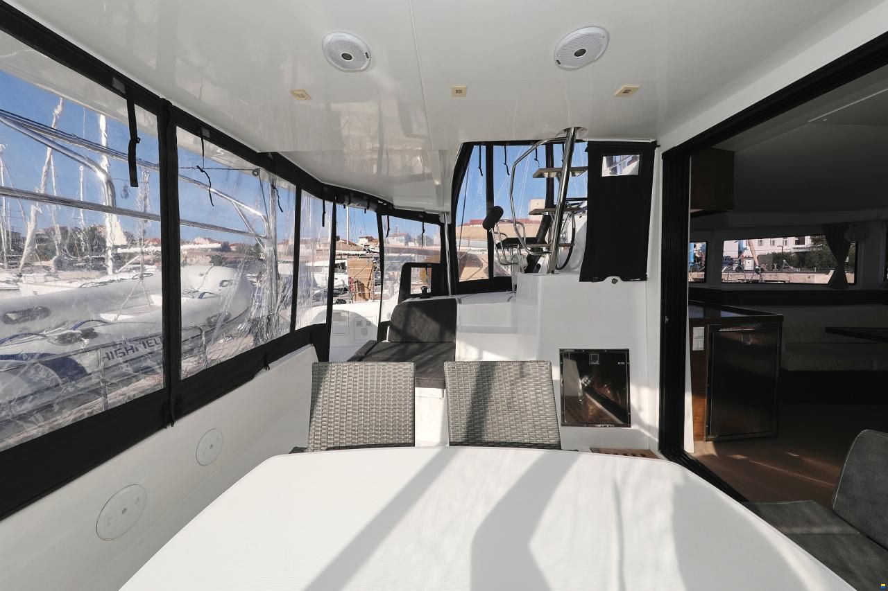 Lagoon 42