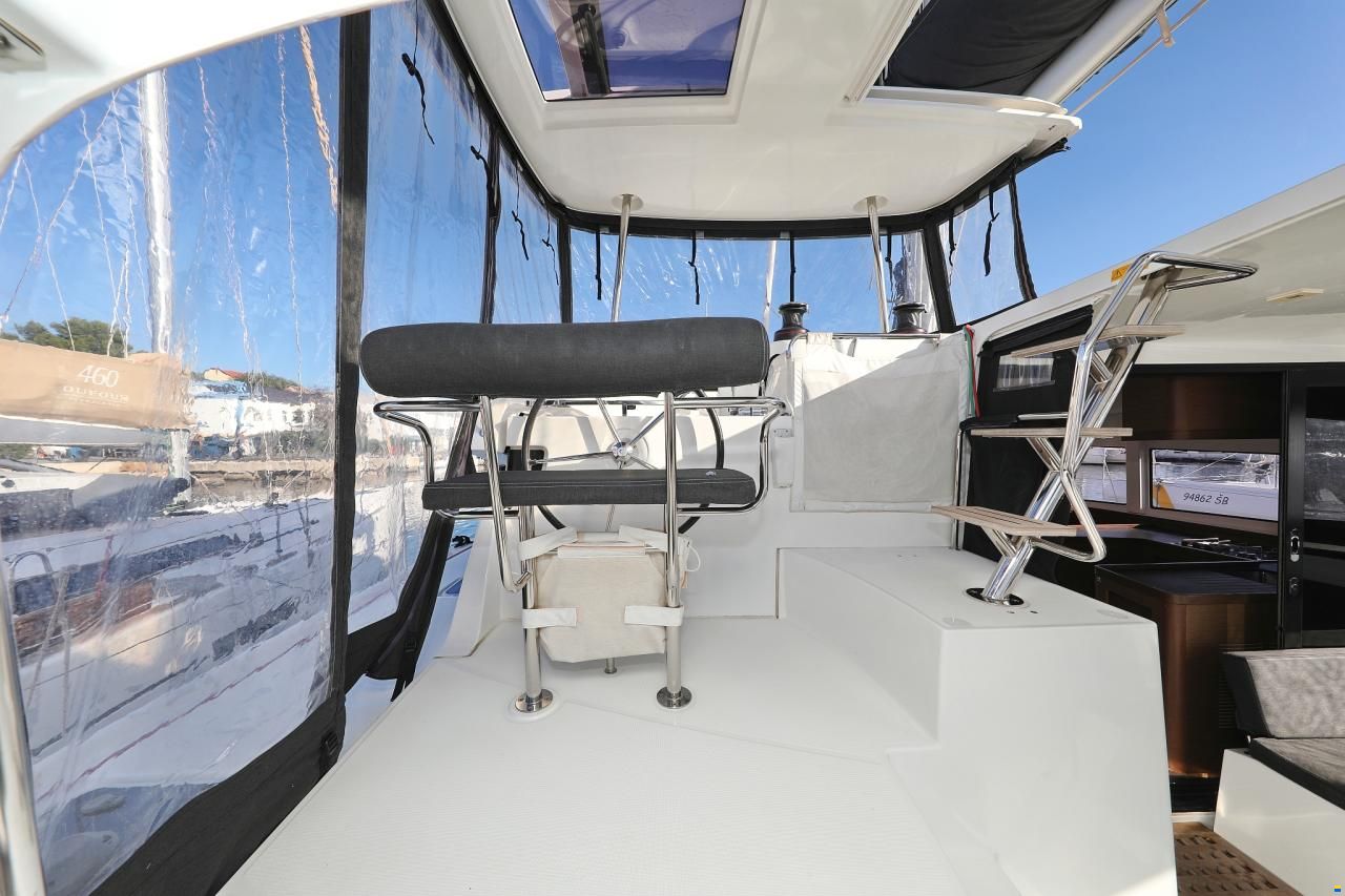 Lagoon 42