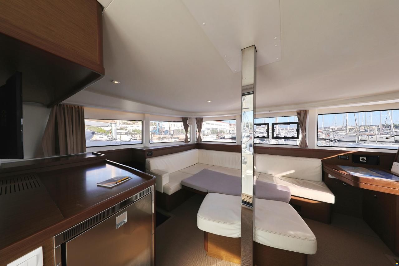Lagoon 42